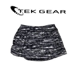 NWT Tek Gear Skort Mid Rise Sz L